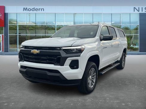 Used 2024 Chevrolet Colorado LT w/ LT Convenience Package III image 1