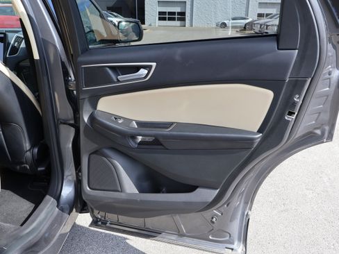 Used 2022 Ford Edge SEL image 13