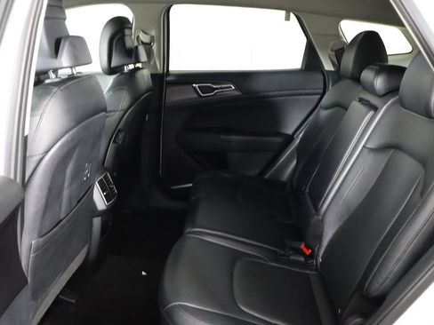 Used 2025 Kia Sportage EX FWD image 16