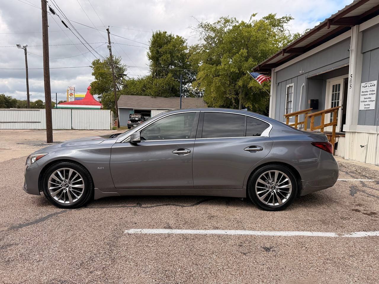 Used 2018 INFINITI Q50 Luxe w/ Cargo Package (L95) RWD image 9