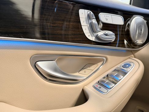 Used 2017 Mercedes-Benz GLC 300 image 36