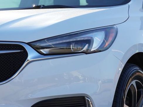 Used 2019 Buick Enclave Essence w/ LPO, Sport Appearance Package image 4