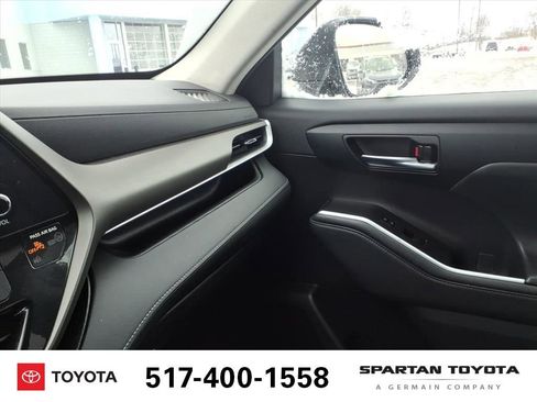 Used 2023 Toyota Highlander XLE image 22