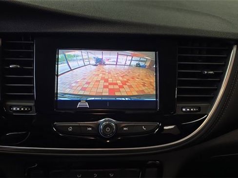 Used 2022 Buick Encore Preferred w/ Safety Package image 22