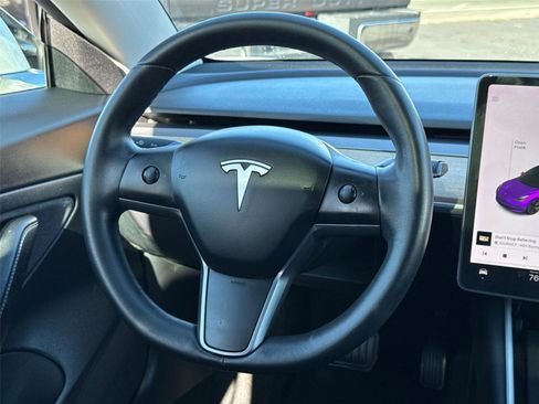Used 2020 Tesla Model 3 Standard Range Plus image 24