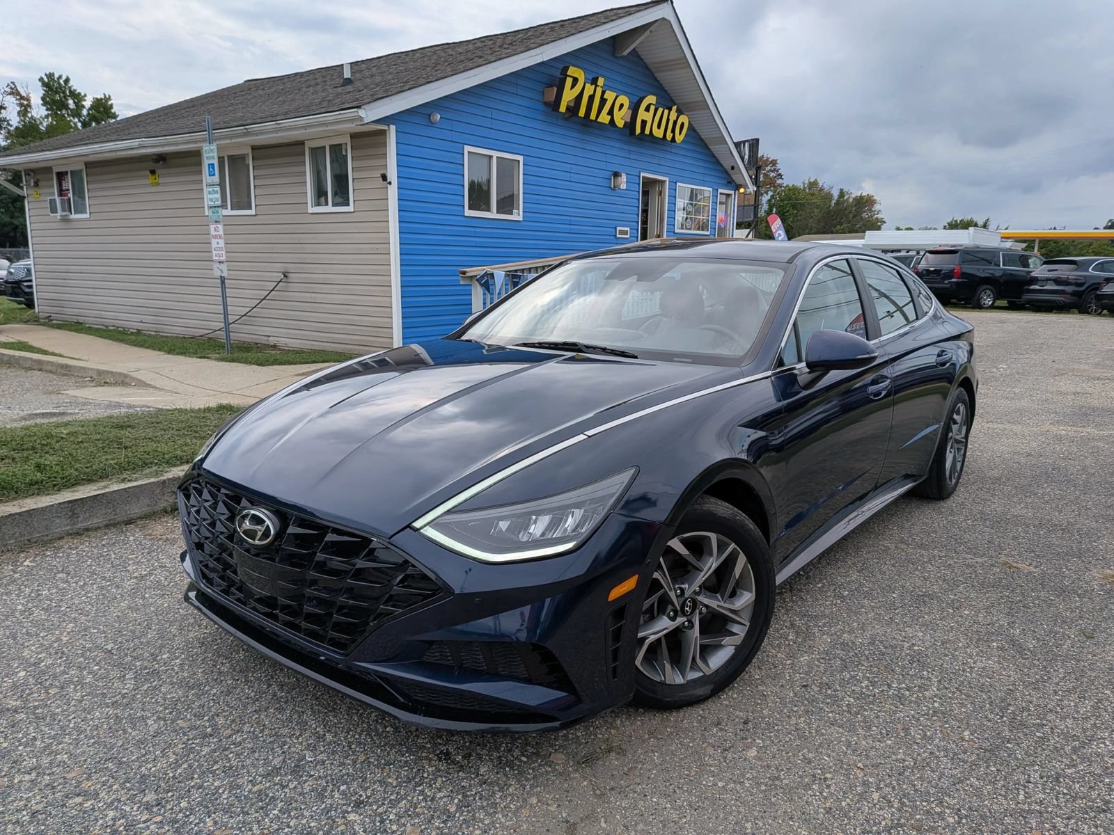 Used 2020 Hyundai Sonata SEL w/ Cargo Package FWD image 2