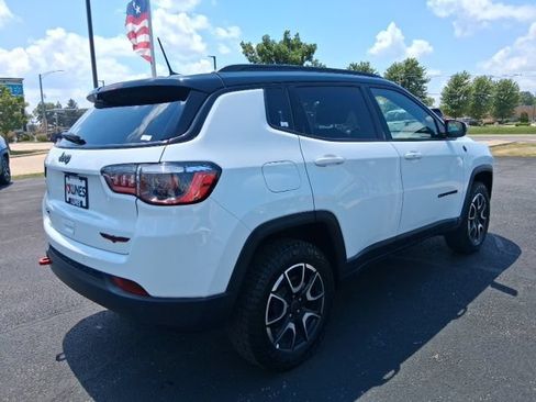 Used 2025 Jeep Compass Trailhawk AWD/4WD image 6