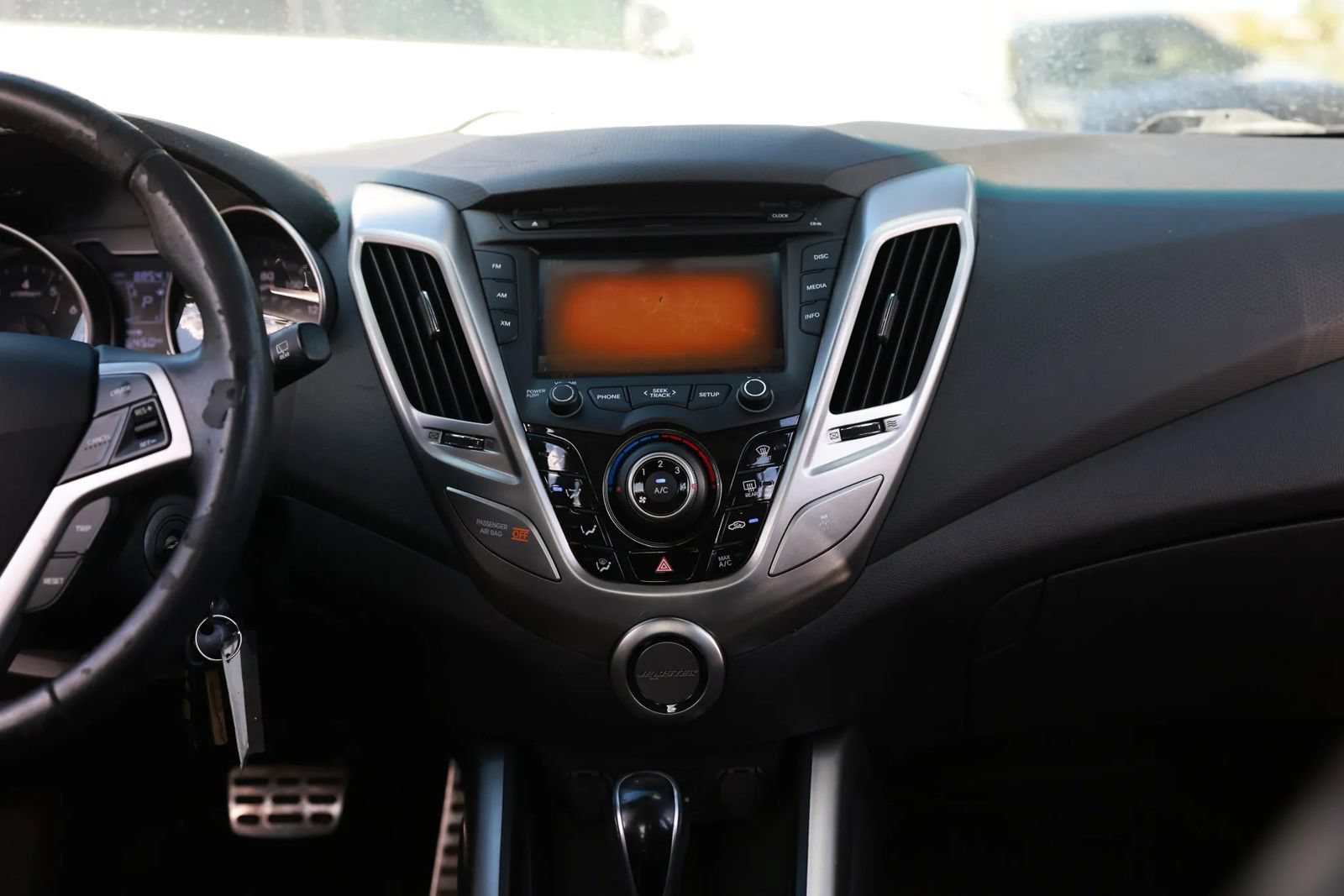 Used 2013 Hyundai Veloster w/ Style Pkg FWD image 32