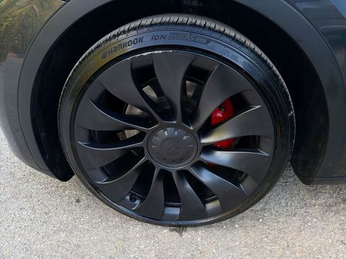Used 2025 Tesla Model Y Performance AWD/4WD image 17