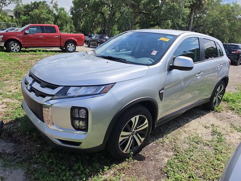 Used 2023 Mitsubishi Outlander Sport ES AWD/4WD image 2