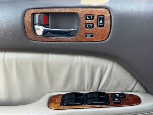 Used 1998 Lexus LS 400 image 12