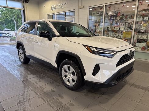 Used 2024 Toyota RAV4 LE image 8