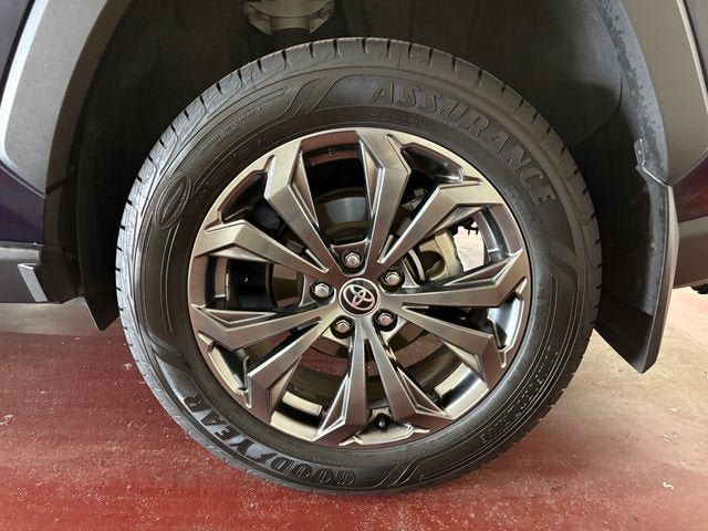 Certified 2024 Toyota RAV4 Limited w/ Advanced Technology Package AWD/4WD image 33