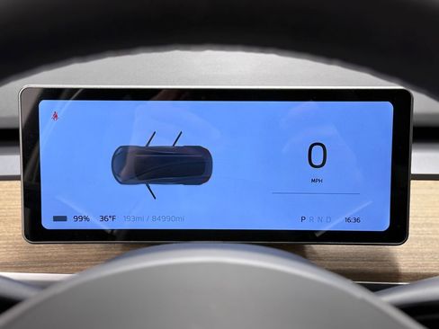 Used 2021 Tesla Model Y Long Range image 17