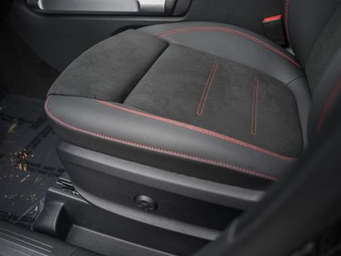 New 2026 Mercedes-Benz GLB 250 4MATIC image 35