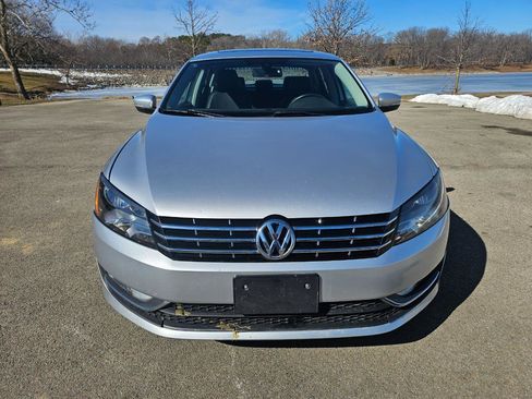 Used 2015 Volkswagen Passat TDI SE image 13