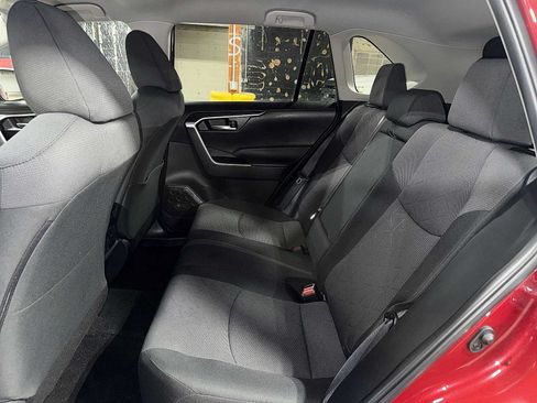 Used 2025 Toyota RAV4 XLE AWD/4WD image 17