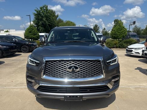 Used 2019 INFINITI QX80 Luxe w/ 22" Wheel Package AWD/4WD image 2