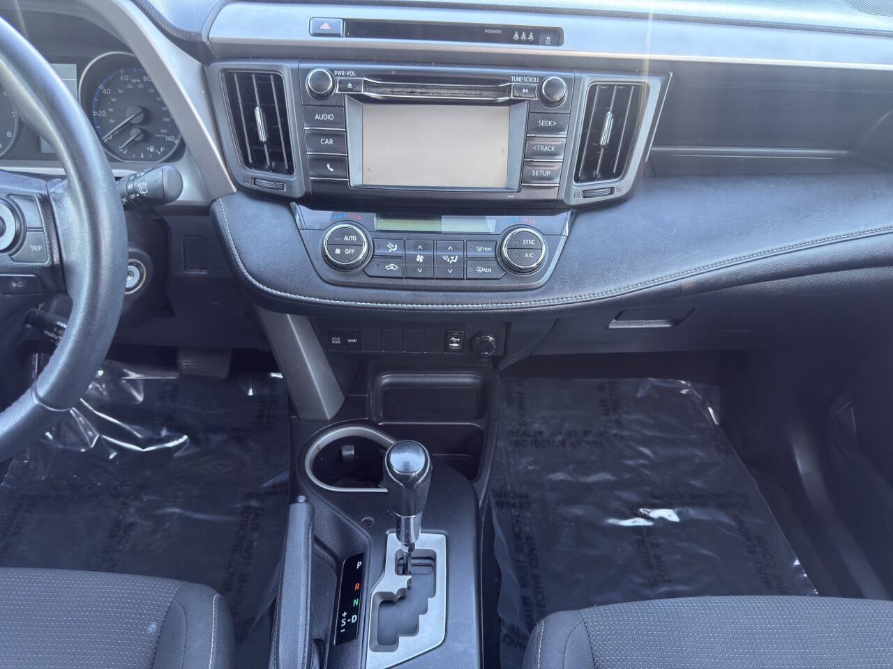 Used 2018 Toyota RAV4 XLE w/ All Weather Liner Package FWD image 18