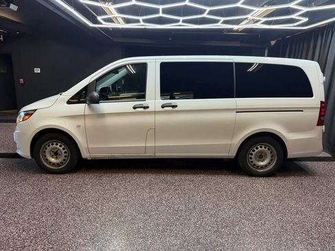 Used 2019 Mercedes-Benz Metris Passenger image 4