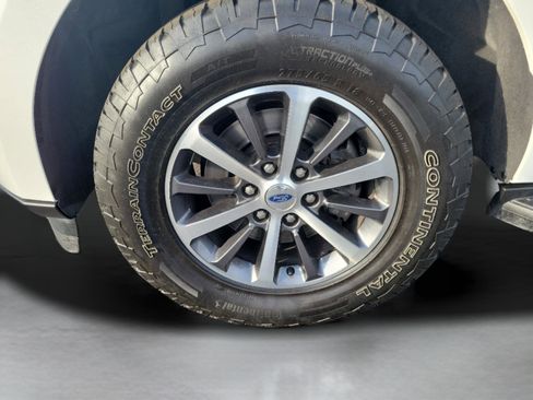 Used 2020 Ford Expedition XLT w/ Equipment Group 201A AWD/4WD image 31