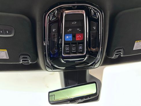 Used 2022 Jeep Grand Wagoneer Series III image 48