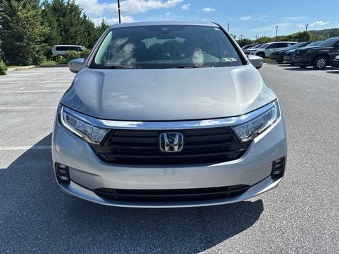 Used 2024 Honda Odyssey EX image 2