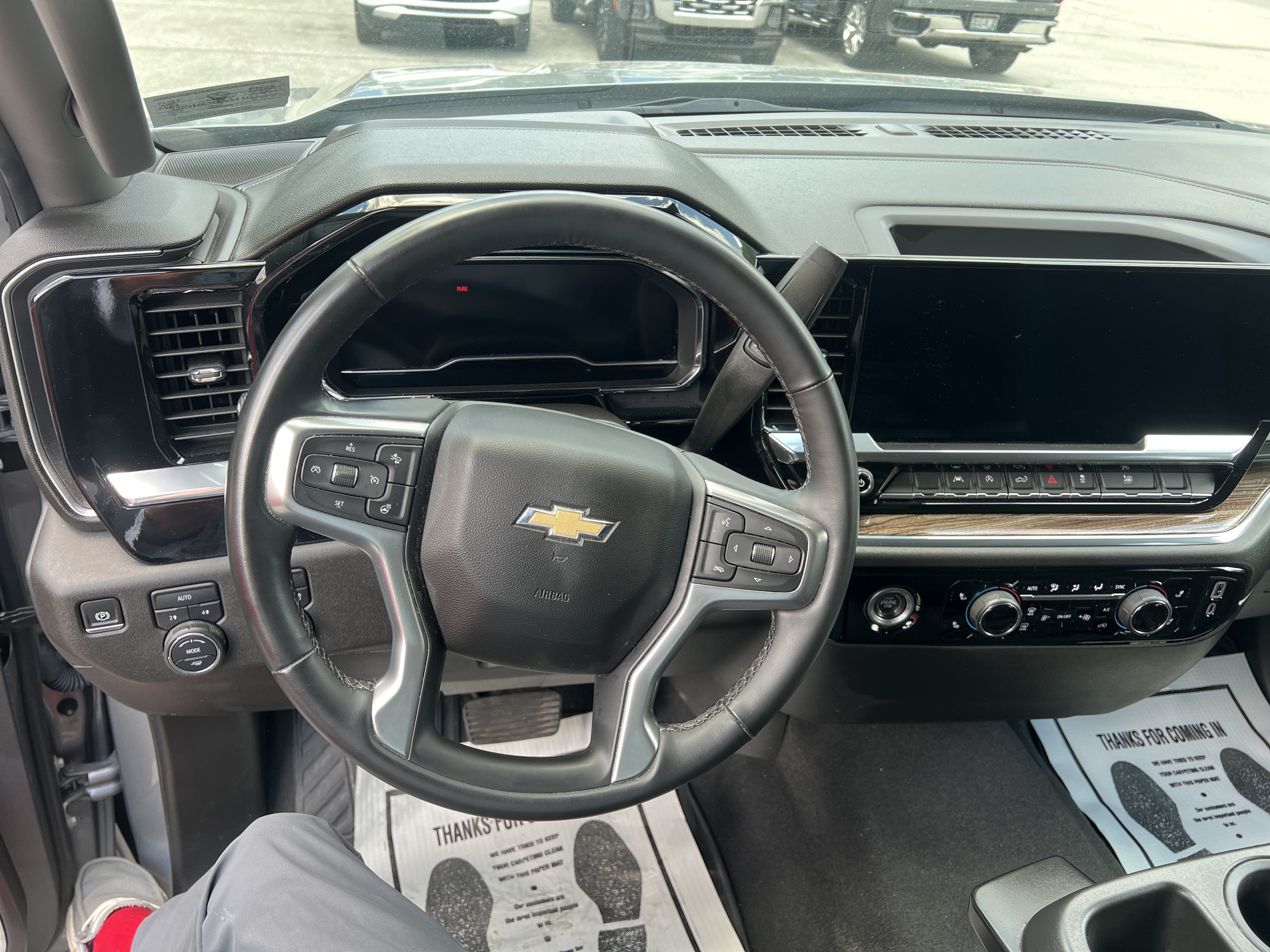 Used 2024 Chevrolet Silverado 1500 LT AWD/4WD image 8