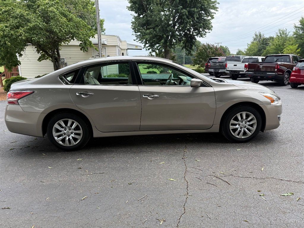 Used 2015 Nissan Altima 2.5 S w/ Power Driver Seat Package FWD image 6