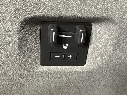 Used 2013 Chevrolet Silverado 2500 W/T w/ Snow Plow Prep Package AWD/4WD image 17