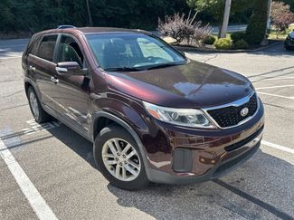 Used 2014 Kia Sorento LX image 1