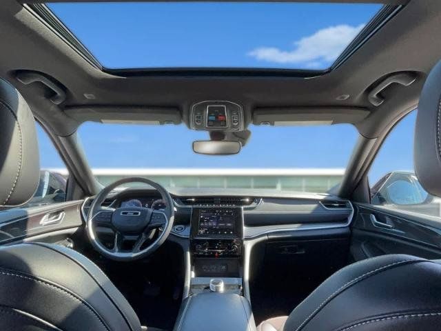 Used 2023 Jeep Grand Cherokee L Laredo AWD/4WD image 25