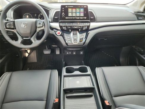 New 2026 Honda Odyssey Touring image 18