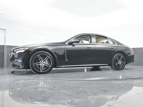 Used 2025 Mercedes-Benz E 350 4MATIC Sedan image 61