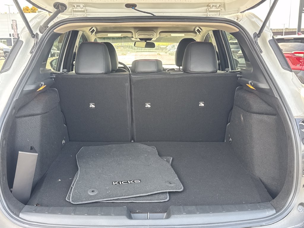 Used 2025 Nissan Kicks SR AWD/4WD image 12
