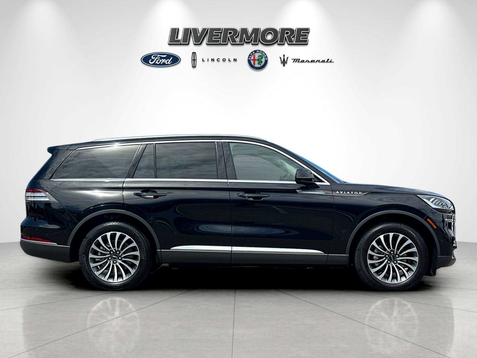 Certified 2023 Lincoln Aviator Reserve w/ Equipment Group 201A AWD/4WD image 2