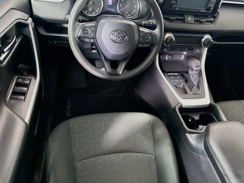 Used 2020 Toyota RAV4 XLE w/ Convenience Package FWD image 20