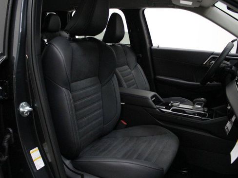 New 2026 Mitsubishi Outlander SE image 19