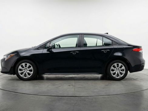 Used 2025 Toyota Corolla LE image 5