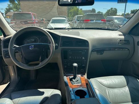 Used 2005 Volvo XC70 AWD/4WD image 13