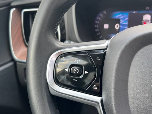 Used 2023 Volvo XC60 B5 Plus AWD/4WD image 20