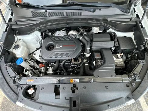 Used 2017 Hyundai Santa Fe Sport w/ Cargo Package FWD image 15