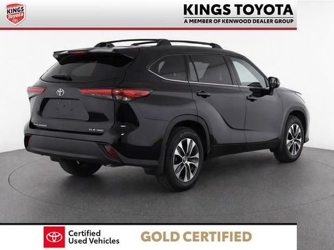 Used 2023 Toyota Highlander XLE AWD/4WD image 4