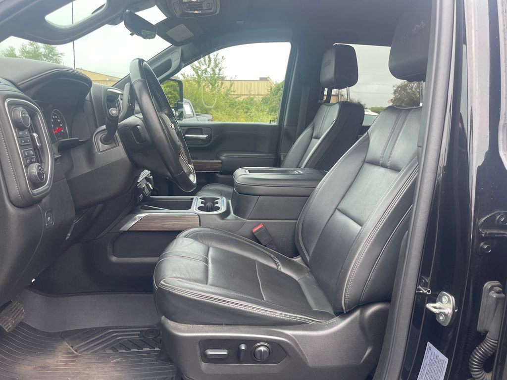 Used 2022 Chevrolet Silverado 3500 High Country w/ Technology Package AWD/4WD image 17