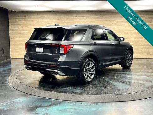 Used 2025 Ford Explorer Platinum w/ Ultimate Package AWD/4WD image 17