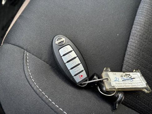 Used 2025 Nissan Altima 2.5 SV FWD image 24