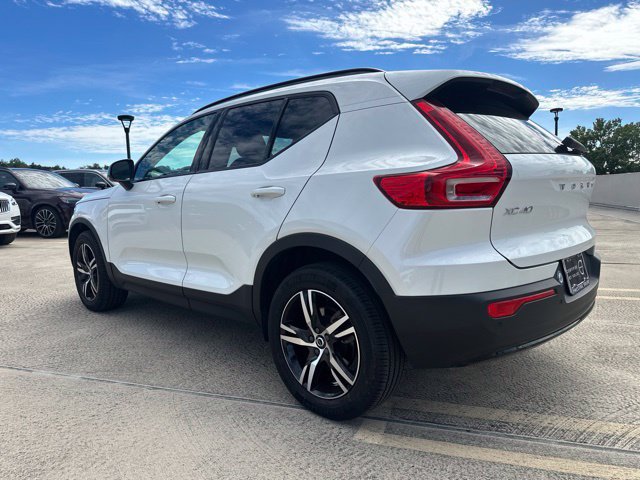 Certified 2024 Volvo XC40 B5 Core AWD/4WD image 6