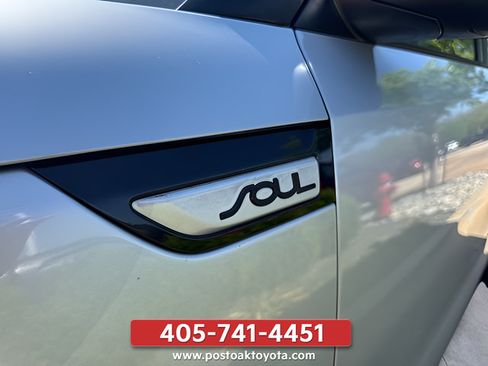 Used 2015 Kia Soul + FWD image 8