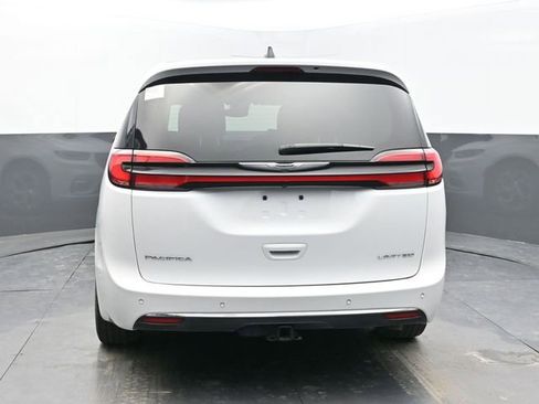 Used 2024 Chrysler Pacifica Limited w/ Trailer Tow Group image 5