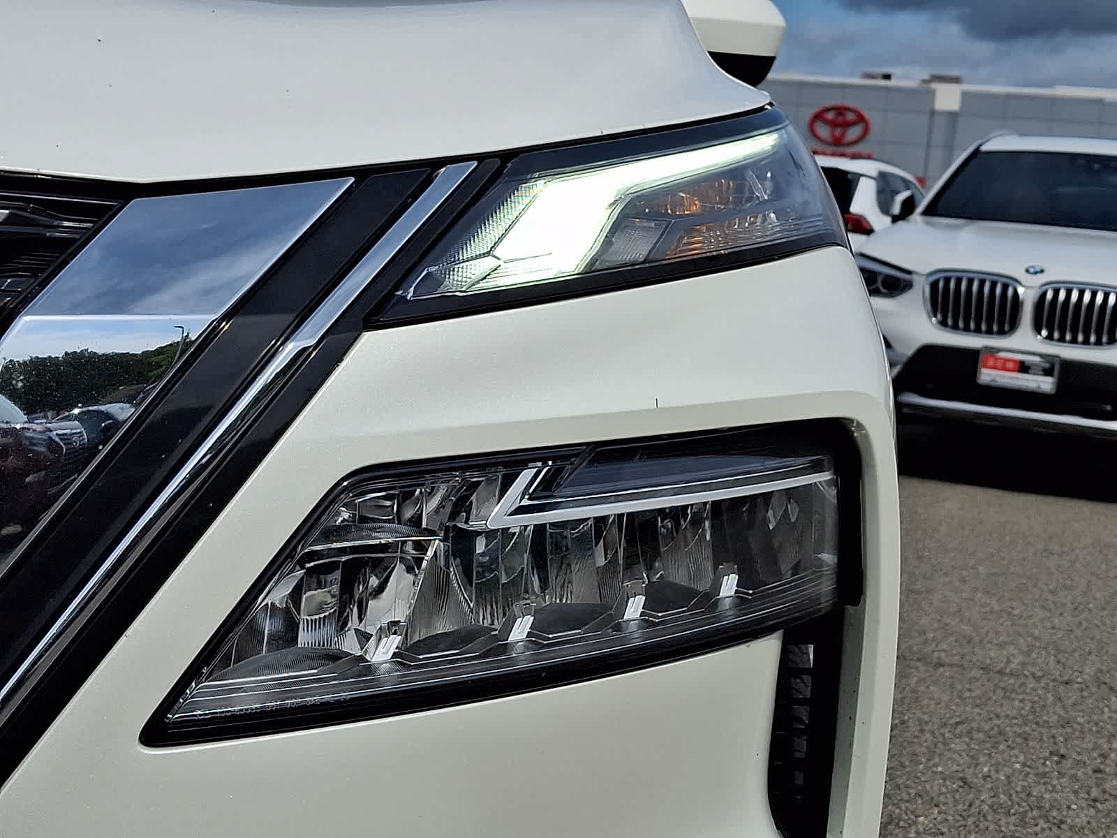 Used 2023 Nissan Rogue SV AWD/4WD image 10